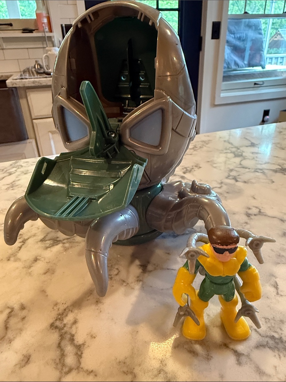 Marvel Doc Octopus with Octopus Suit/Vehicle